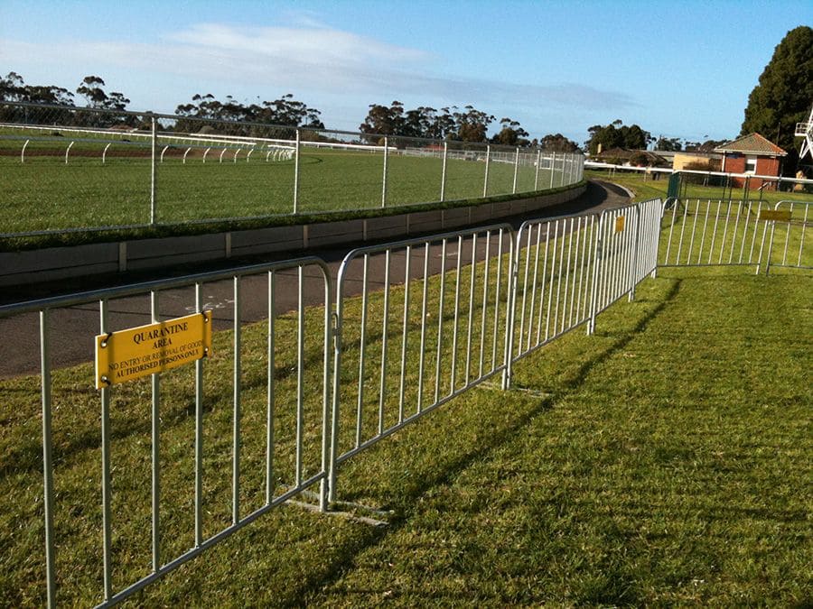 Crowd control barrier